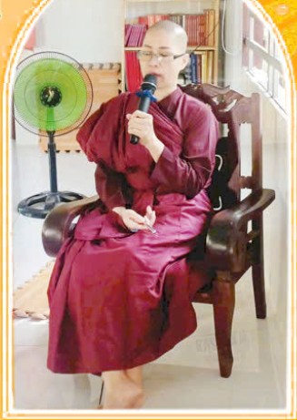 Sư Cô Tuệ Hương
